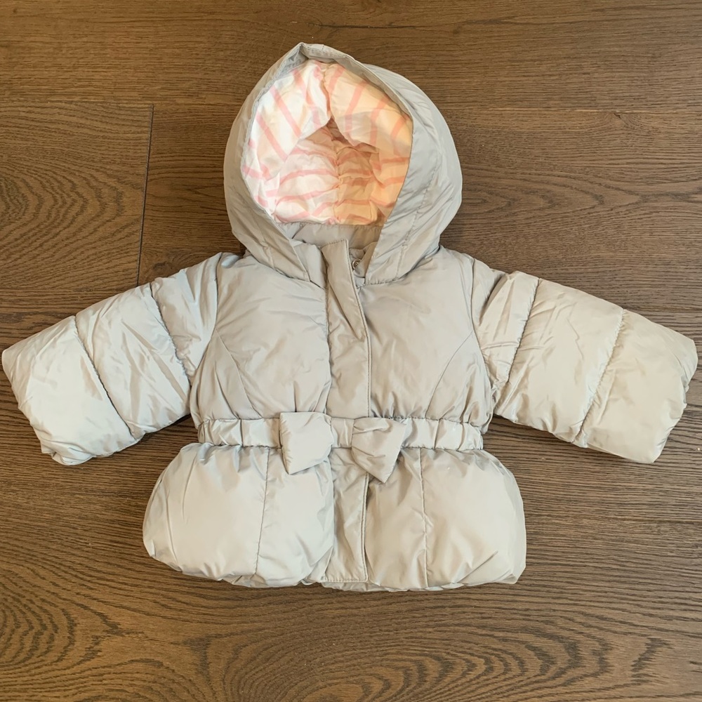Baby Gap Girls Grey Puffer Coat with Bow, size 0-6 months